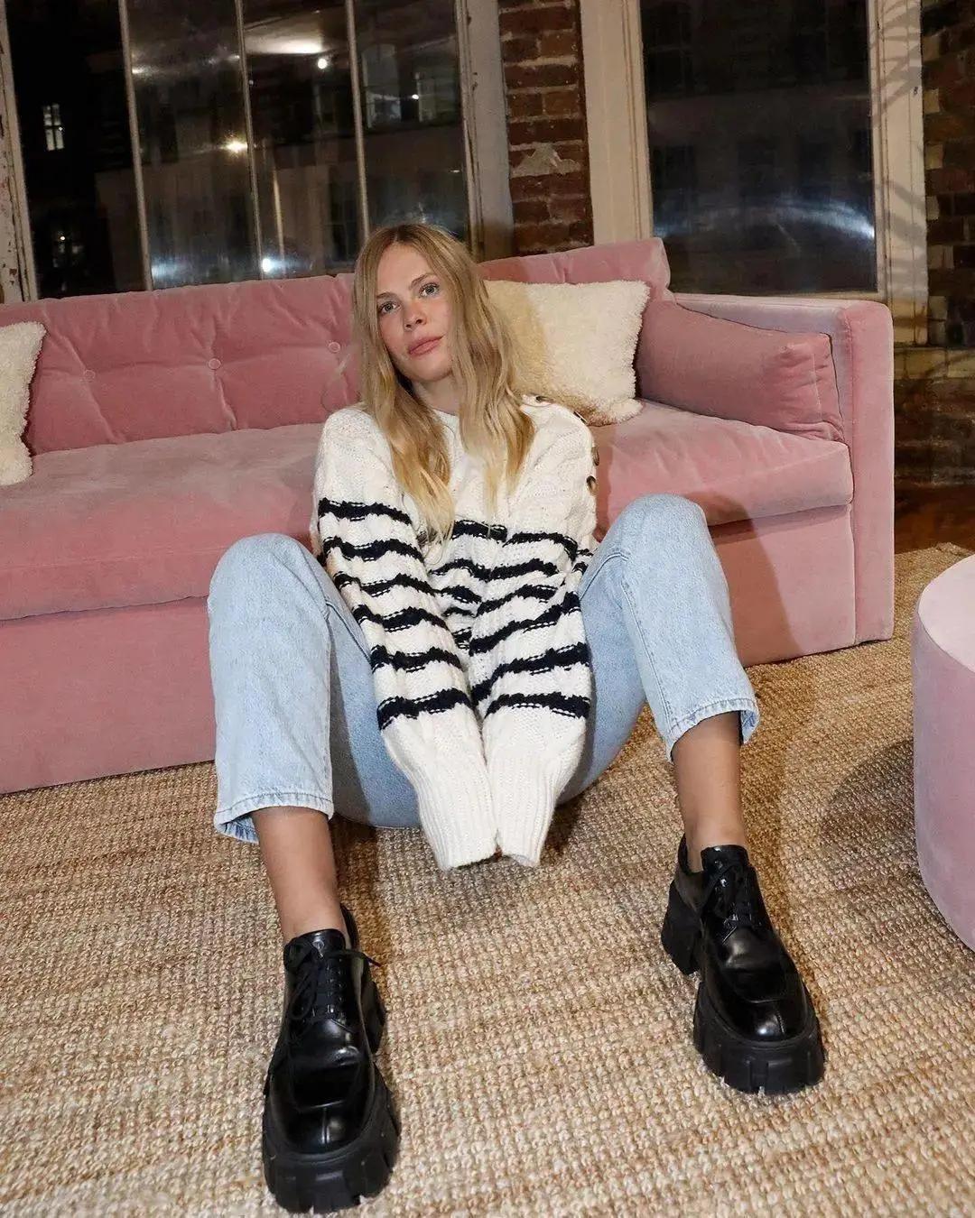 2018年最时髦的毛衣款式,2019年流行穿什么款式的毛衣