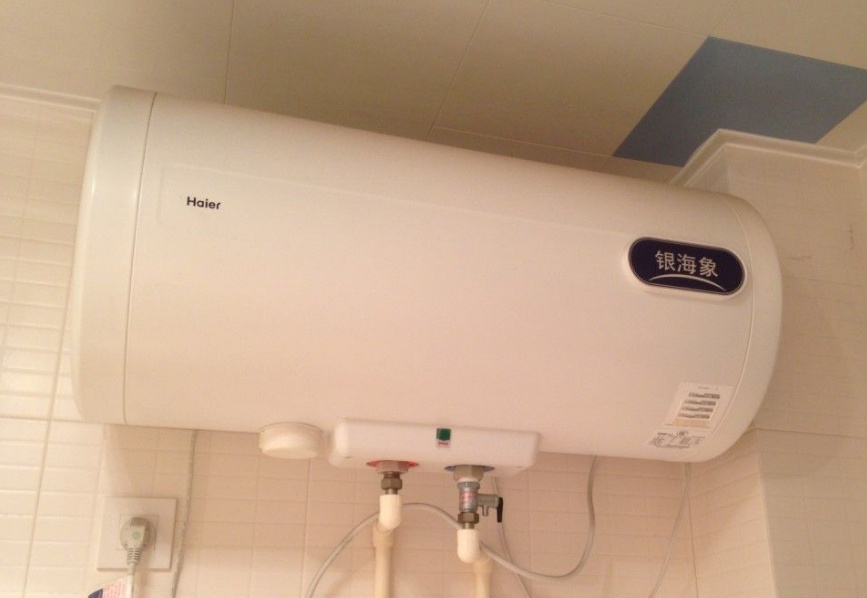 热水器关电源还是拔插头,热水器的插头平常需要拔吗