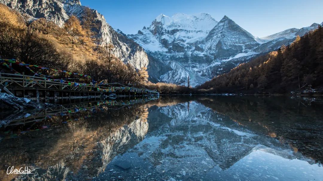 中国最美的10大山峰,中国最美十大山峰是什么山