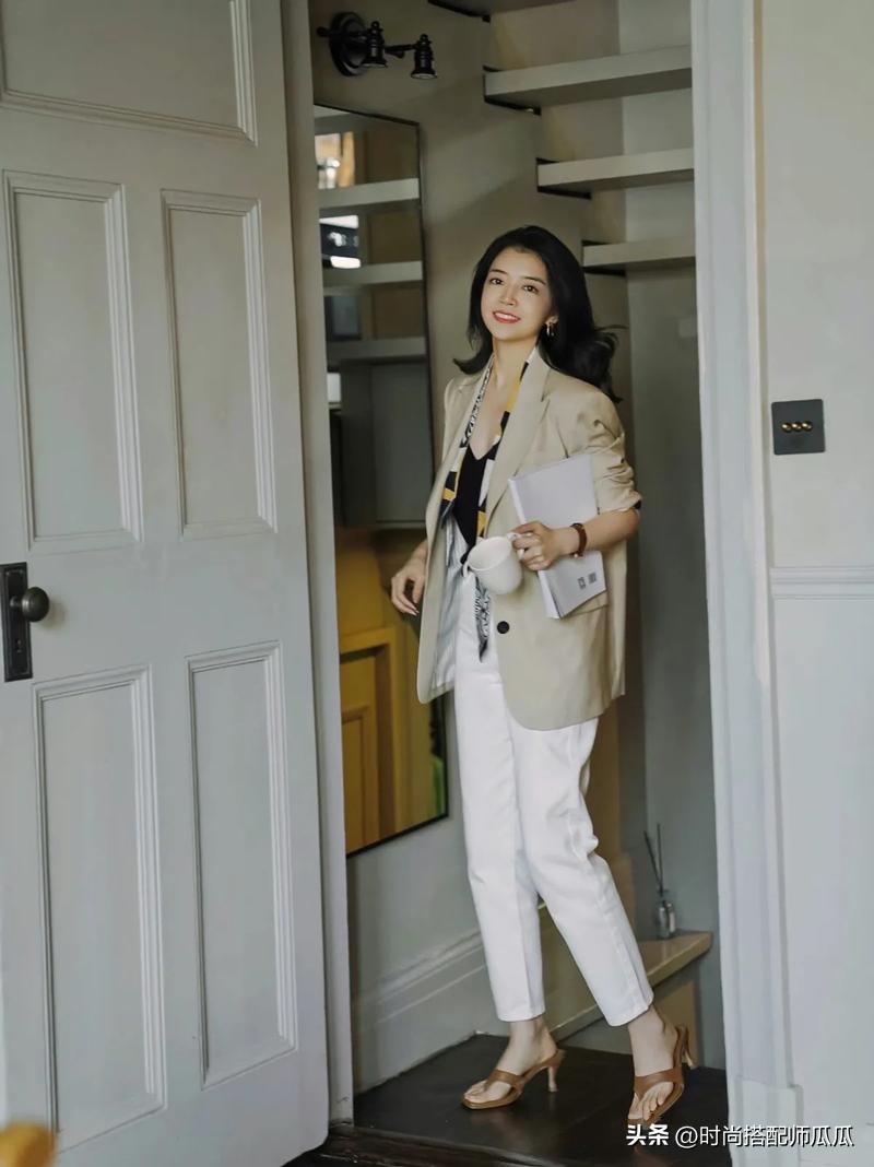 穿对“白裤子”原来这么高级！瞧三木这3套优雅搭配，照穿准美