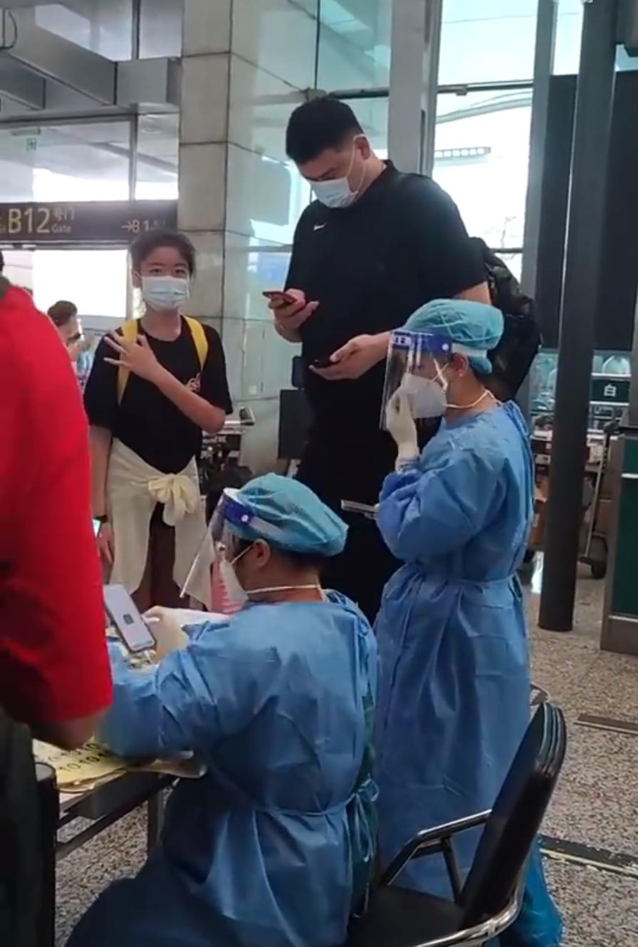 2018年姚明的女儿有多高,姚明女儿现在有多高2018