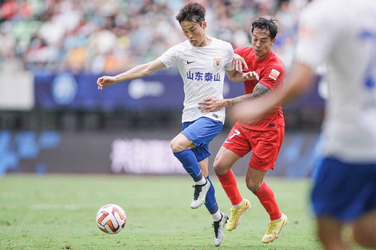 法比奥吐槽鲁能完整,山东鲁能泰山对广州足球比赛