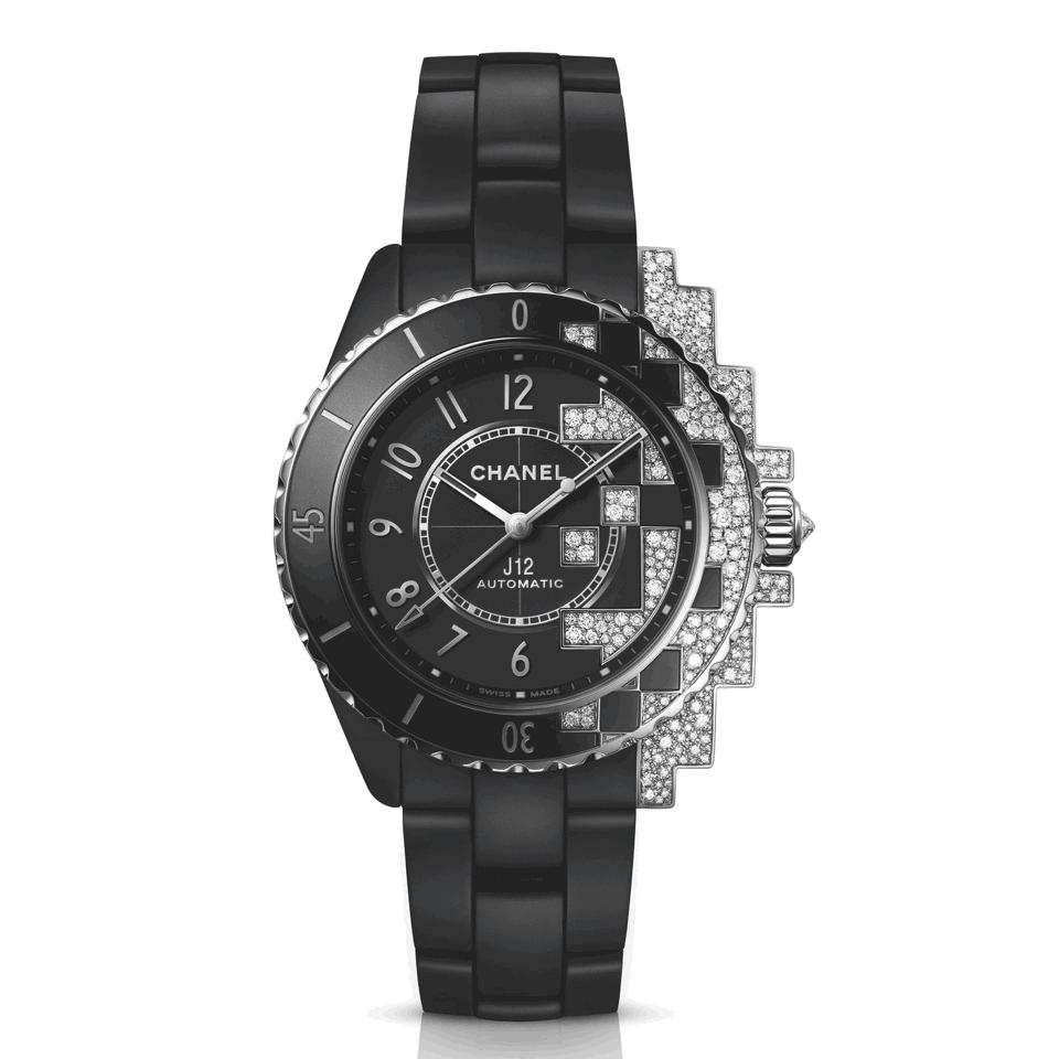 与香奈儿号宇宙飞船一起星际穿越