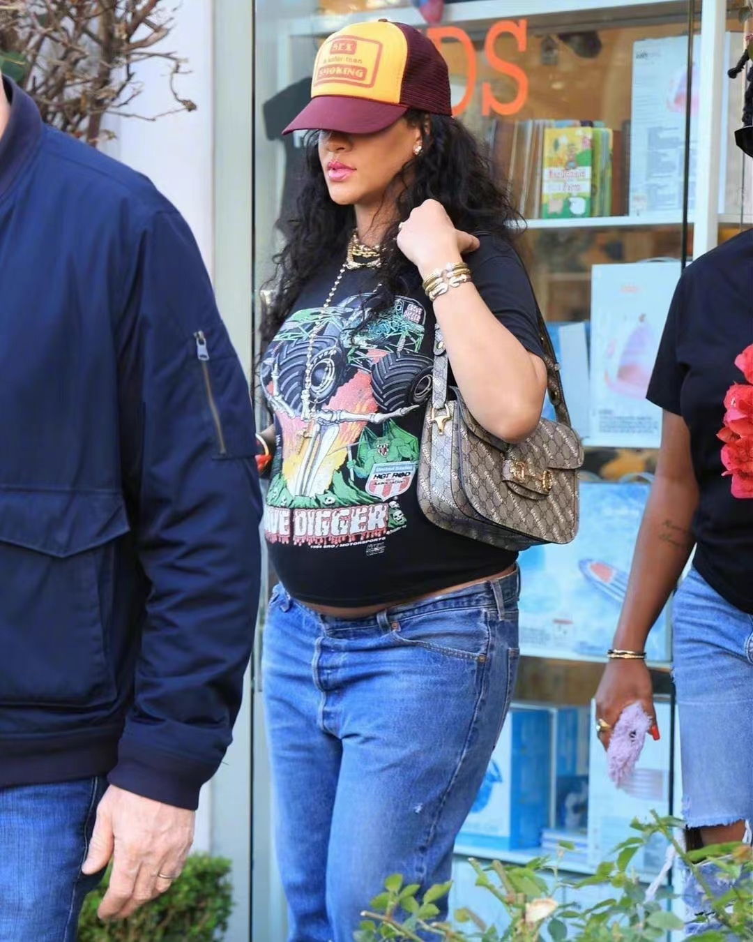 蕾哈娜回应怀孕真相,蕾哈娜买婴儿产品