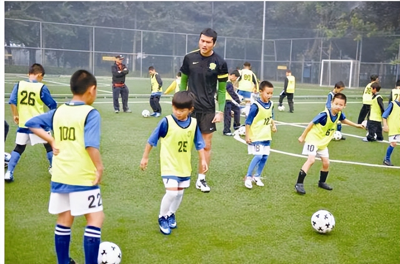 中国足球的问题,不允许自己的孩子踢足球,希望别人的孩子踢足球