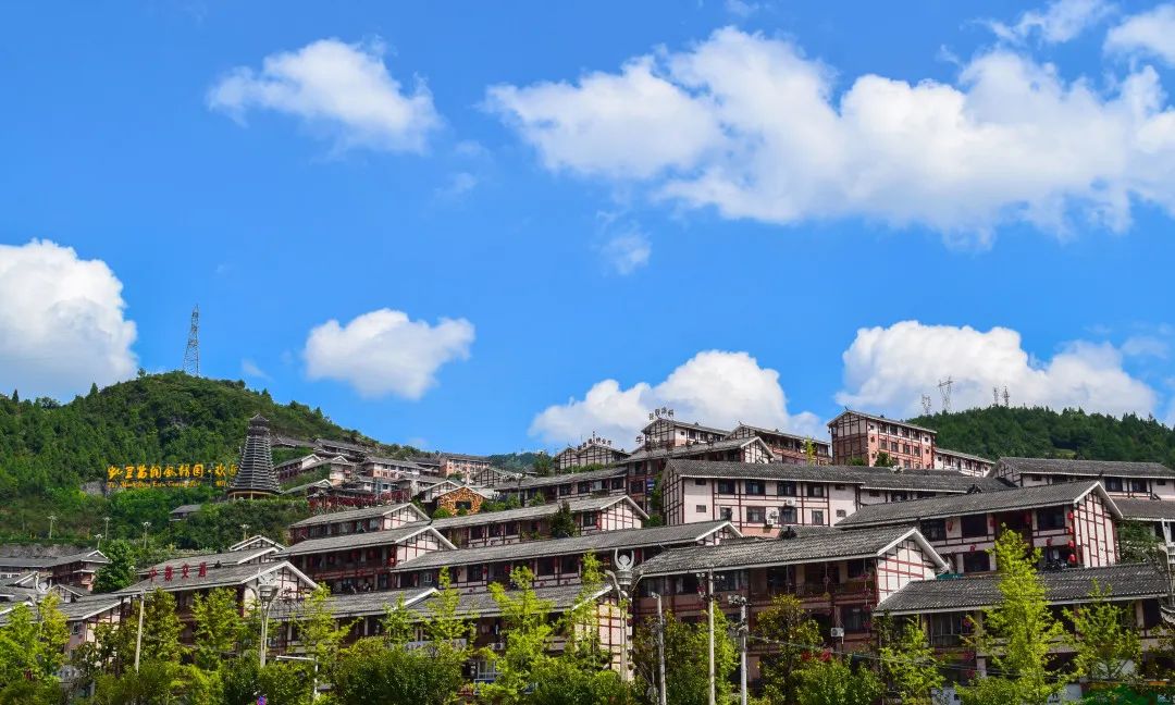 贵州凯里苗寨包吃包住农家乐,贵州黔东南民宿50元一天包吃住