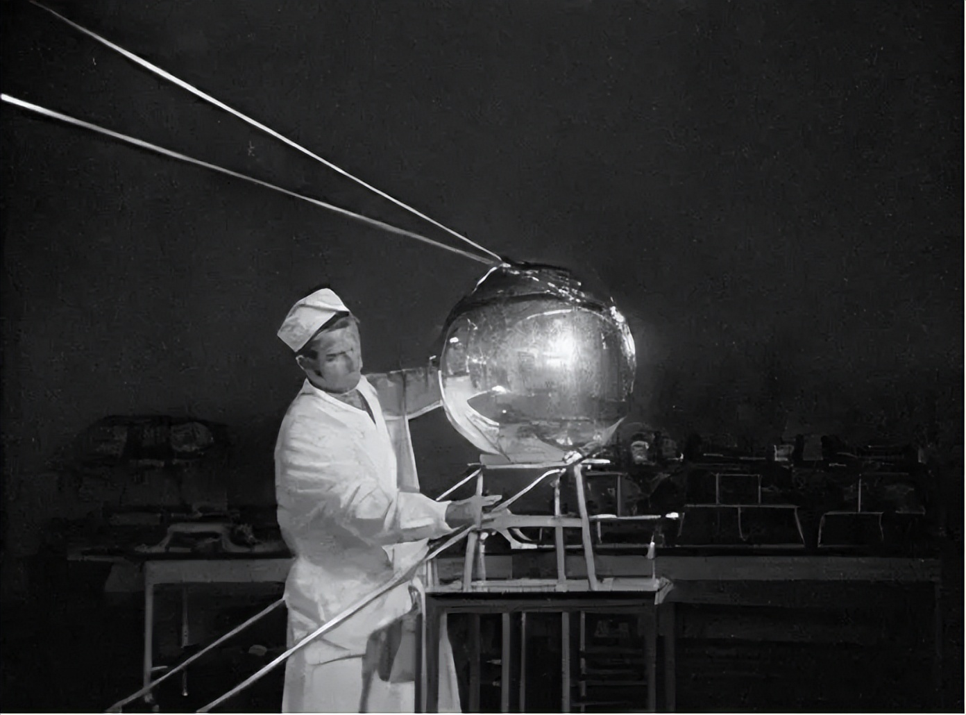 2021年东方红一号还在太空吗,东方红一号在太空工作了多少年