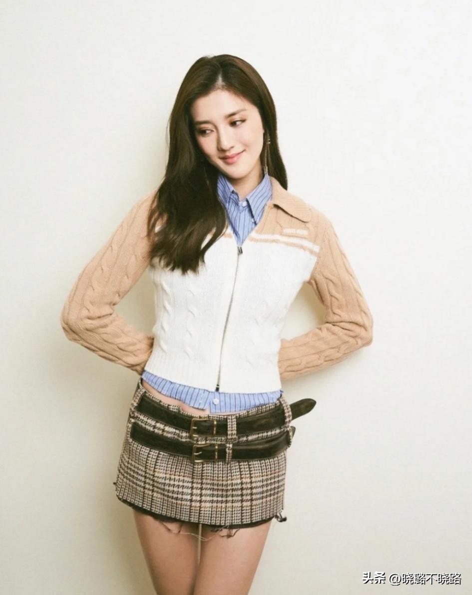 小个子穿“短裙”还是“长裙”更显高？看完这3组对比图你就懂了