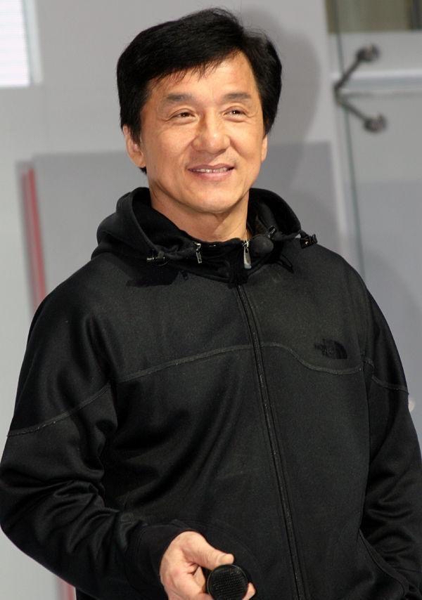 成龙跟他哥相认,成龙与哥哥相认完整版