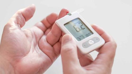 经常吃冷饭冷菜对身体有什么伤害,经常吃冷米饭有助于改善脂肪肝