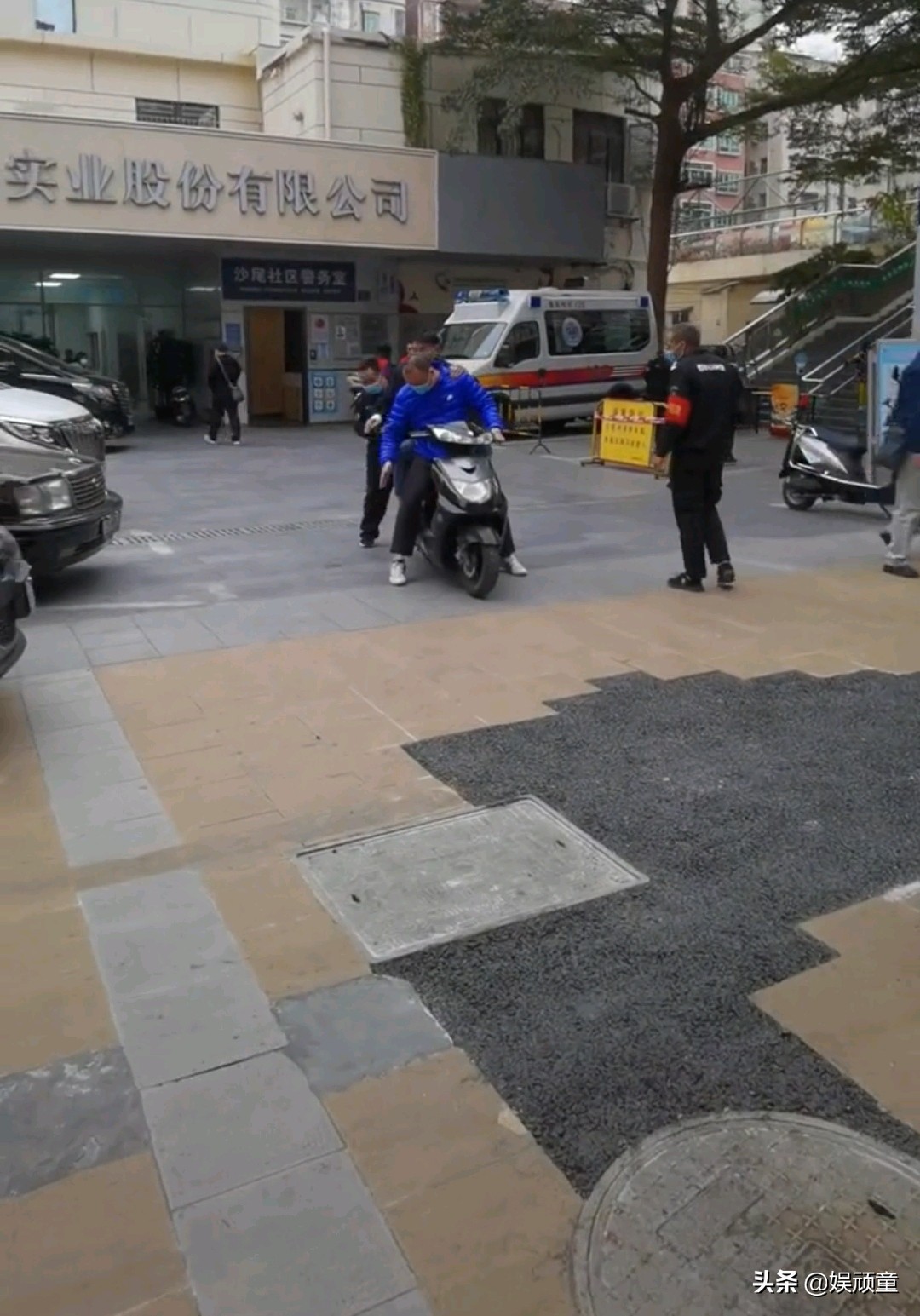 偶遇帅哥路人视角公交,偶遇骑摩托车视频帅气男