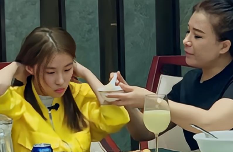 辽宁富家女，16岁吃饭要人喂，参加节目发脾气打导演，6年后怎样