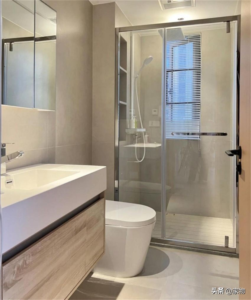 一字型无挡水条下沉淋浴房,头一次见下沉式浴缸