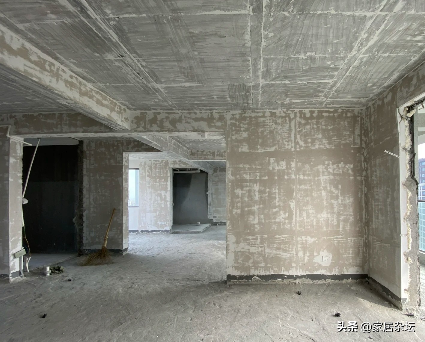 精装修房墙面需要铲掉重刷吗,毛坯房装修需要刮墙皮重新刷吗