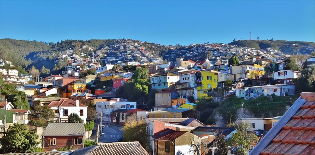 道德胜利到“胜利之国”——简析军事独裁时足球如何引发国家认同