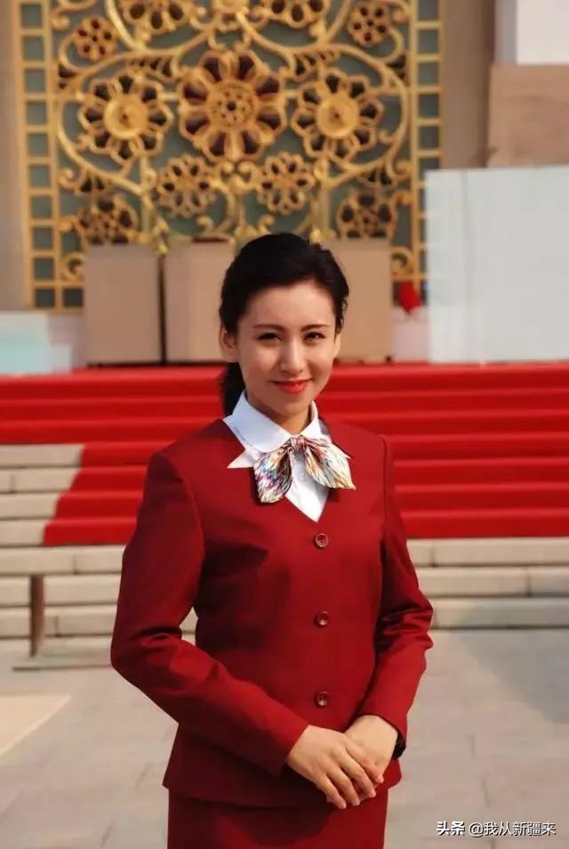 艾丽菲拉丨西域女孩与“西城男孩”的《平凡之路》