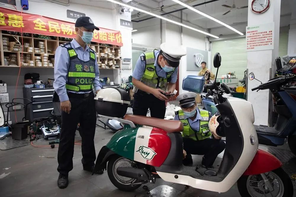 在柳州电动车上什么牌是正规的,柳州电车牌照怎么区分真假