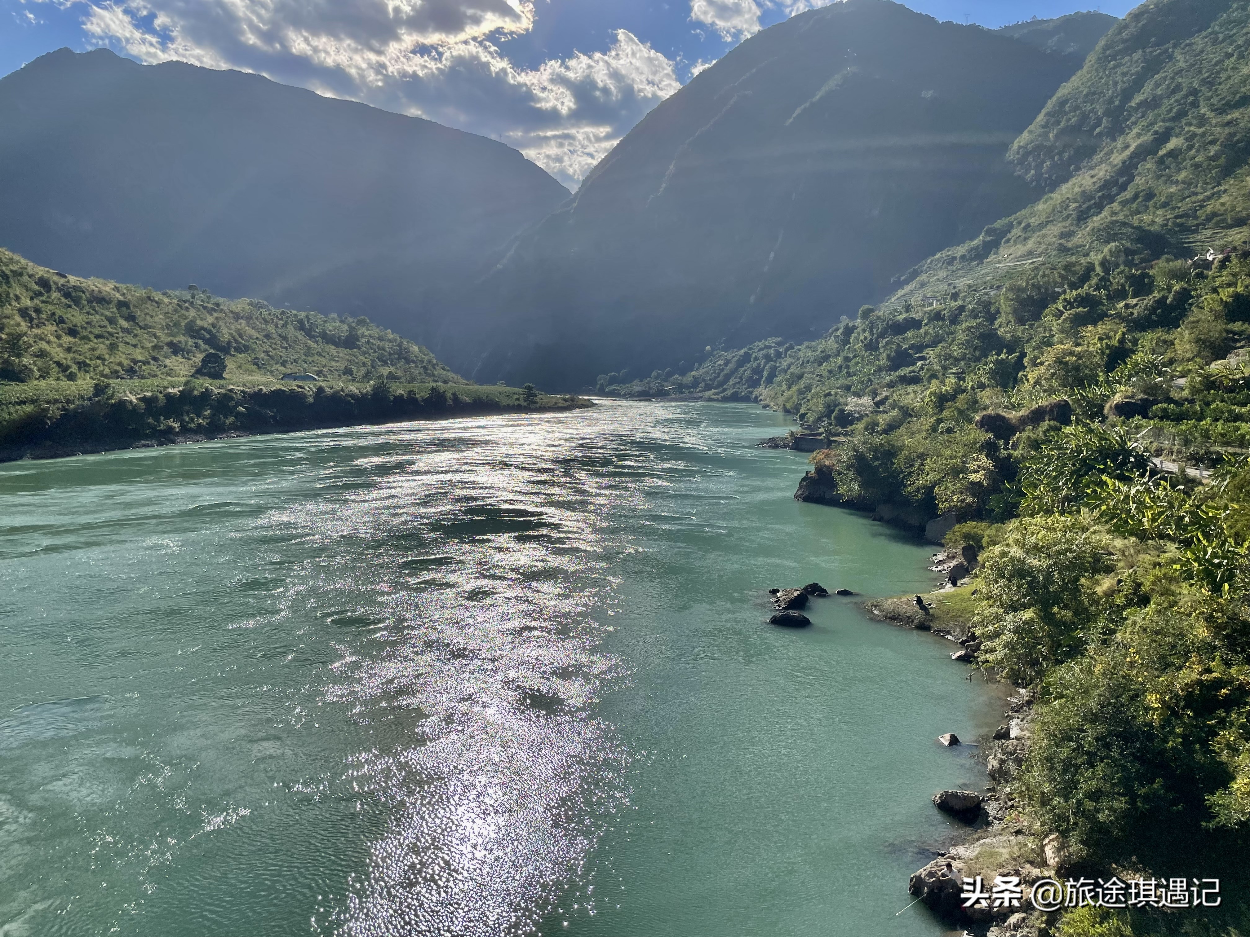 万里长江第一桥是哪里,素称万里长江第一桥