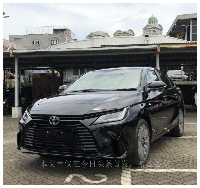 全新丰田威驰实车曝光，颇有凯美瑞的感觉，换装混合动力系统