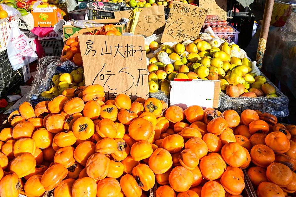 西山脚下的早市,闲逛最具人间烟火气的早市