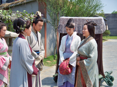 孔雀东南飞刘兰芝为什么死前脱鞋,以刘兰芝视角讲述孔雀东南飞