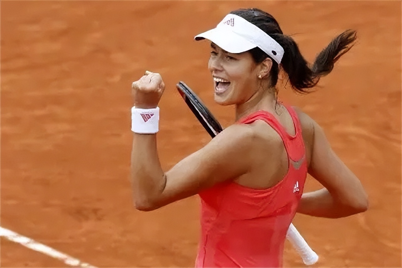 她曾被称为圈内第一美女,她曾是国内第一美女