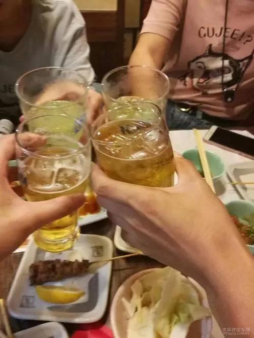 和一个不爱说话的人如何相处,为什么不读书和别人聊天特别烦