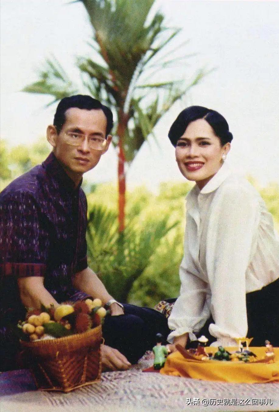 泰国国王拉玛九世死后照片,泰国国王拉玛九世出家