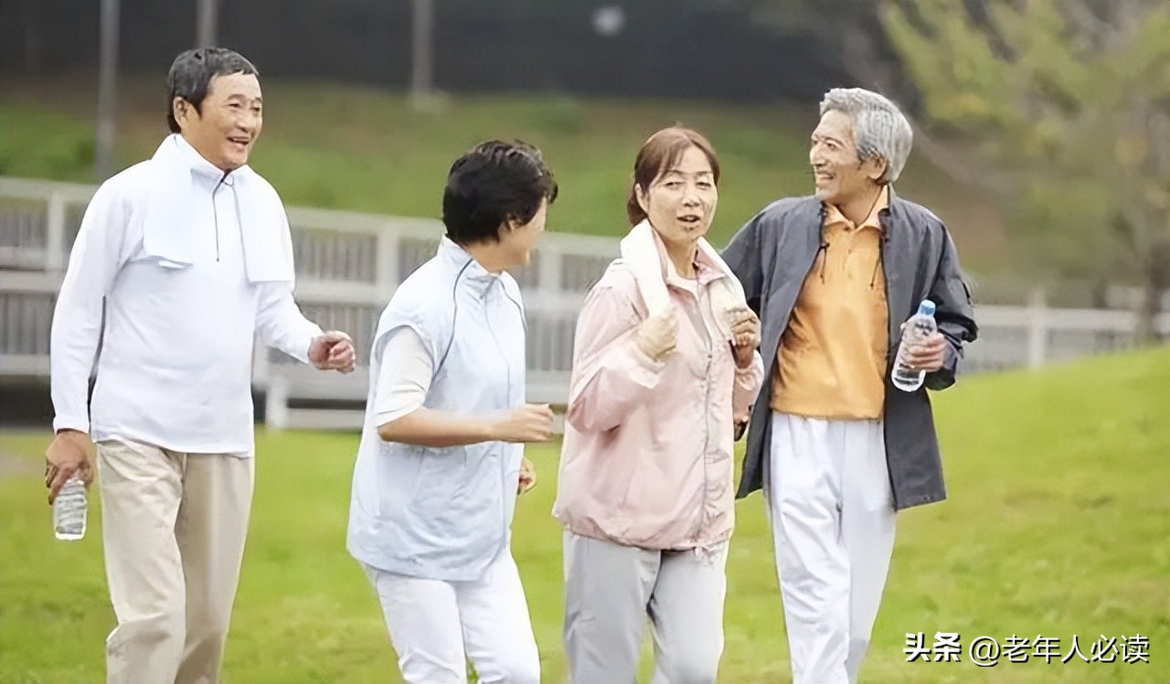 老年人怎么摆脱孤独和寂寞,告别老人味这个小技巧太实用