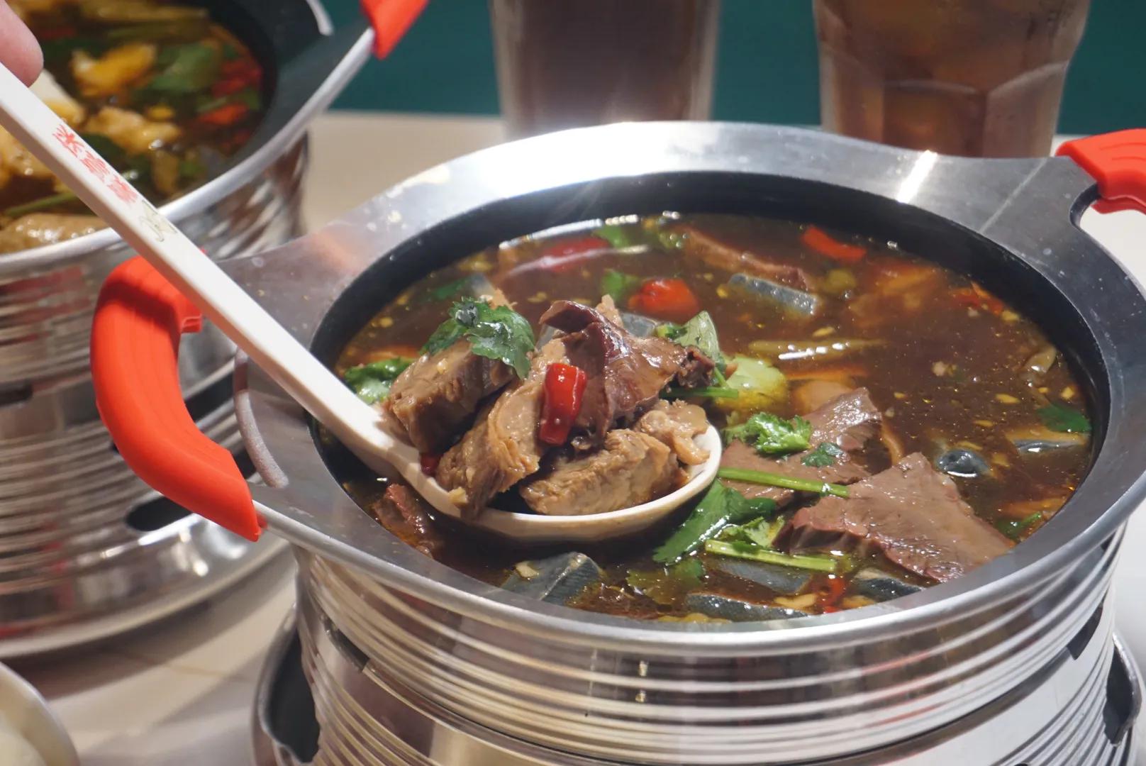 吃了三十年的牛排店，这回竟然被“臭”到了！