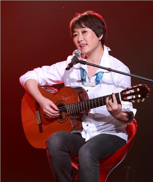 歌手成方圆年轻时候的照片,成方圆是80年代的当红歌星