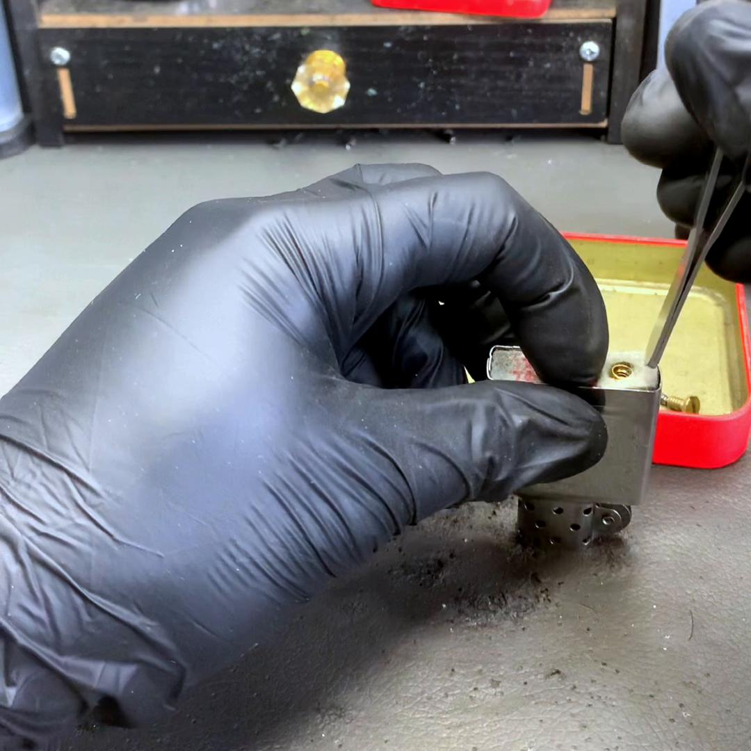 zippo打火机什么时候该换火石,zippo火机什么时候该换打火石了