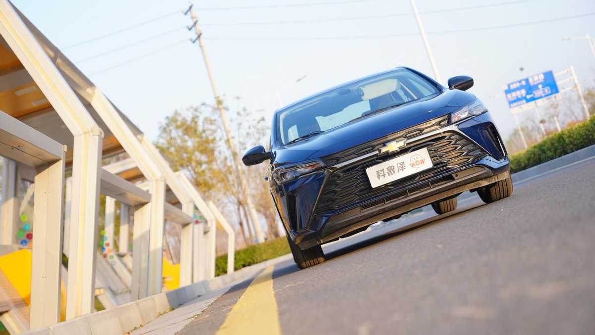 雪佛兰科鲁泽全新试驾视频,试驾雪佛兰科鲁泽新款