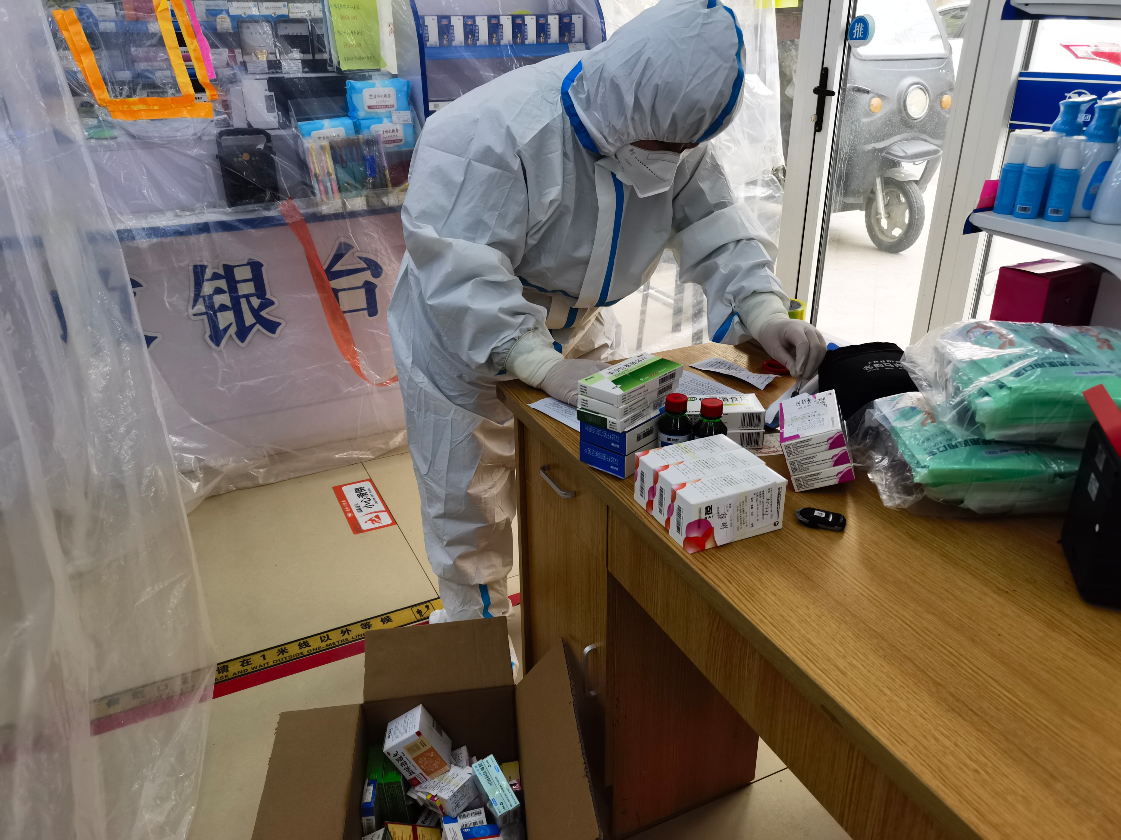 长春大学旅游学院张锦华：行走在校园里的校外“大白”