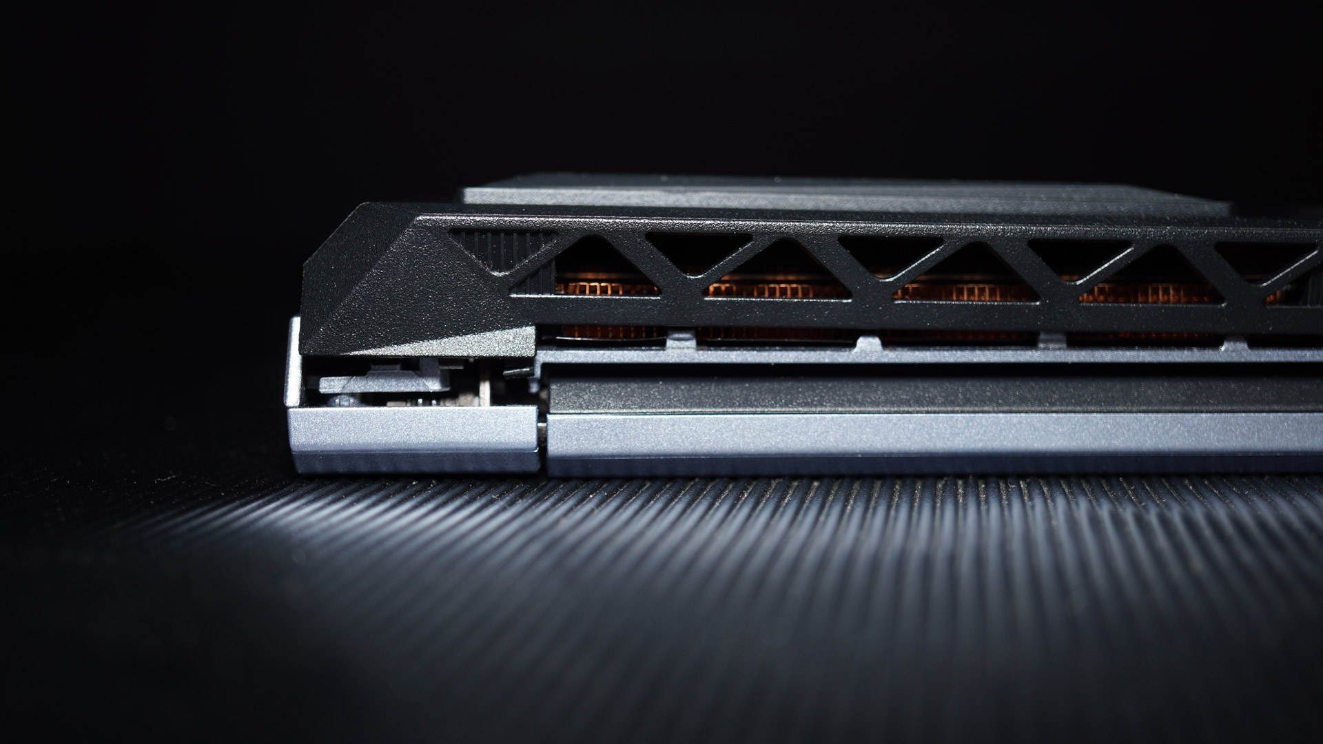 七彩虹将星x15可以加装固态硬盘吗,七彩虹将星x15怎么自己装固态硬盘