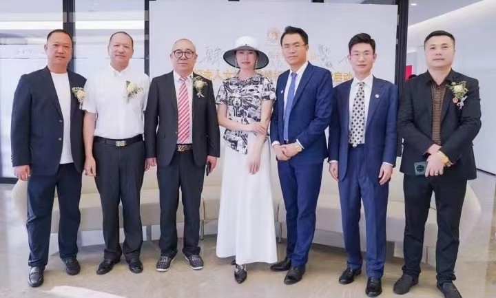 京海集团董事局主席梁策会见北京盈科律师事务所高级合伙人程耀东