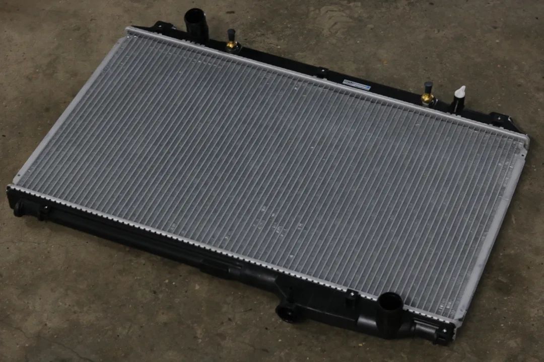 雷克萨斯ls430翻新修复,雷克萨斯ls430老车翻新作业