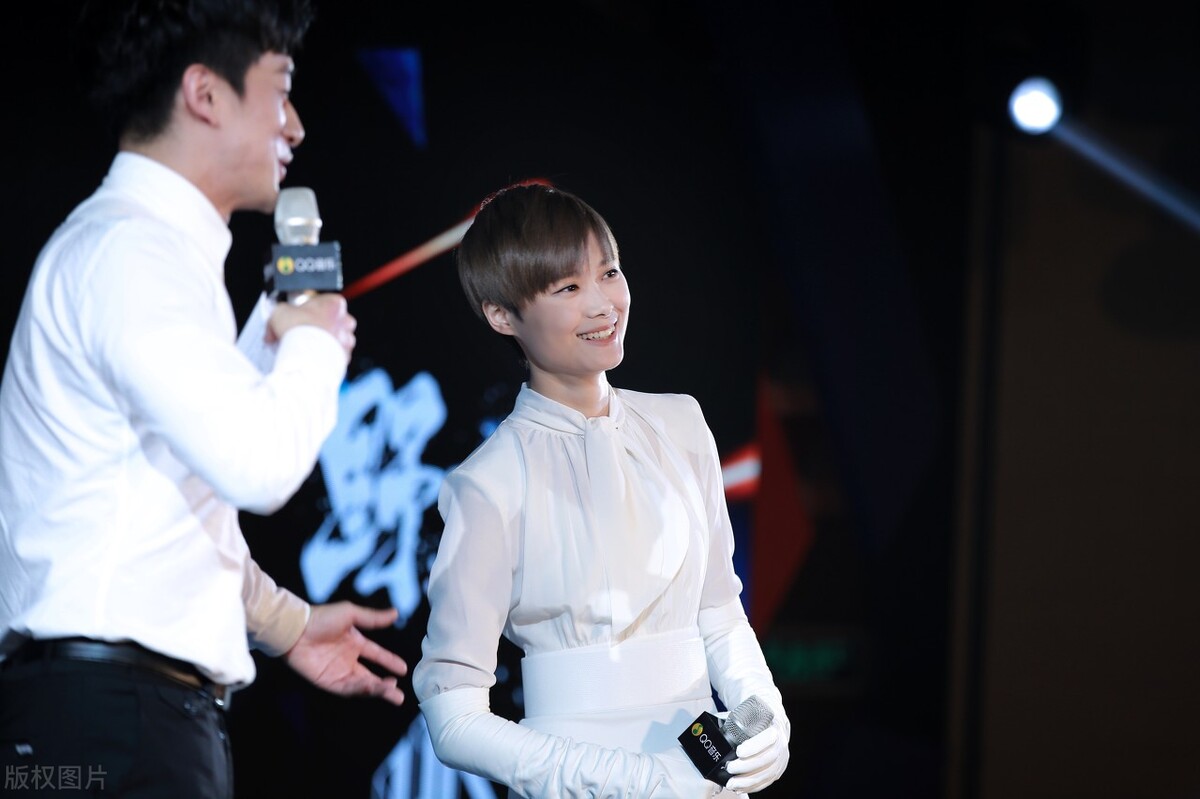 李宇春舞台是自己设计的吗,爱自己的100种方式李宇春