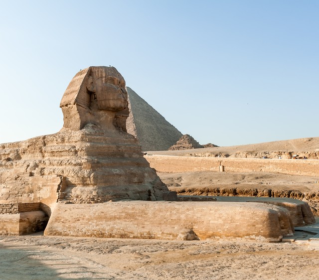 埃及金字塔狮身人面像的秘密 (埃及金字塔的秘密经典传奇)