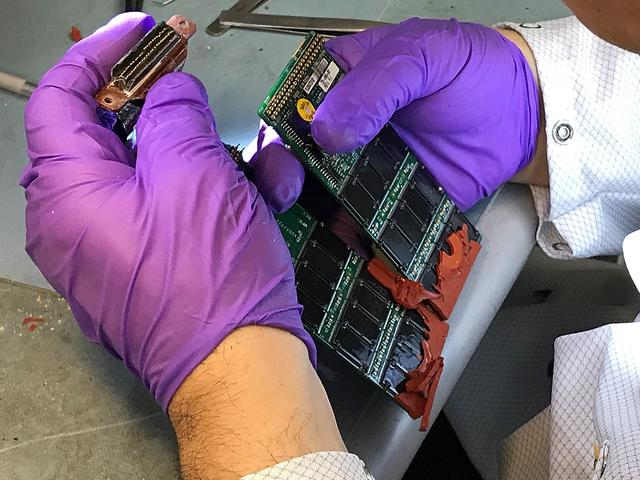 黑匣子mu5735在哪找到的,外媒东航mu5735黑匣子最新消息