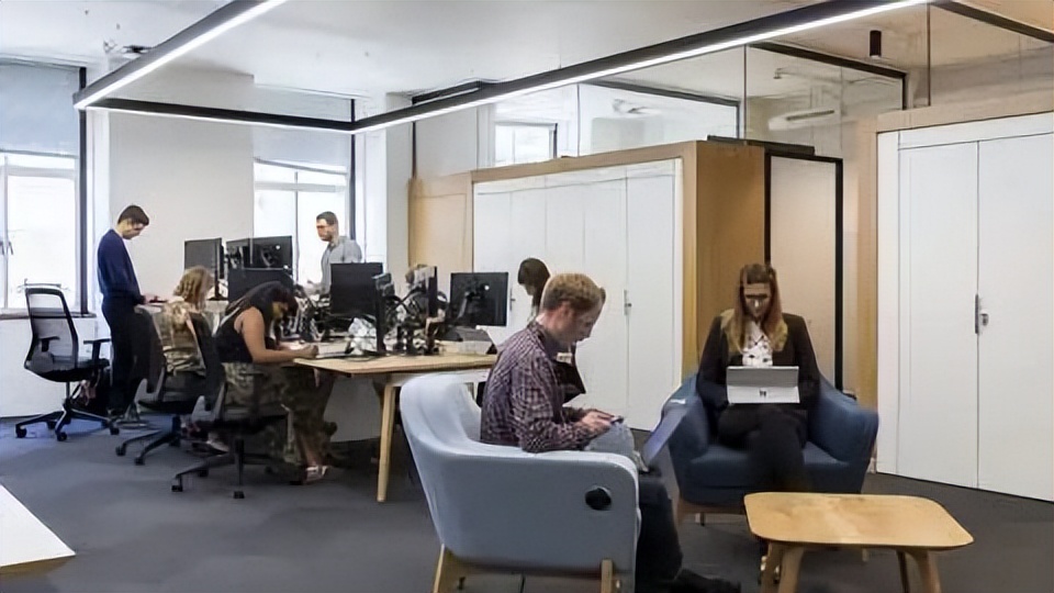 英国留学毕业简单吗,英国留学毕业后打工