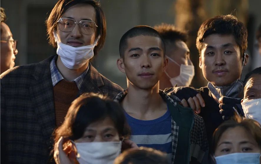 罕见病患者重获新生,罕见病患者爬山