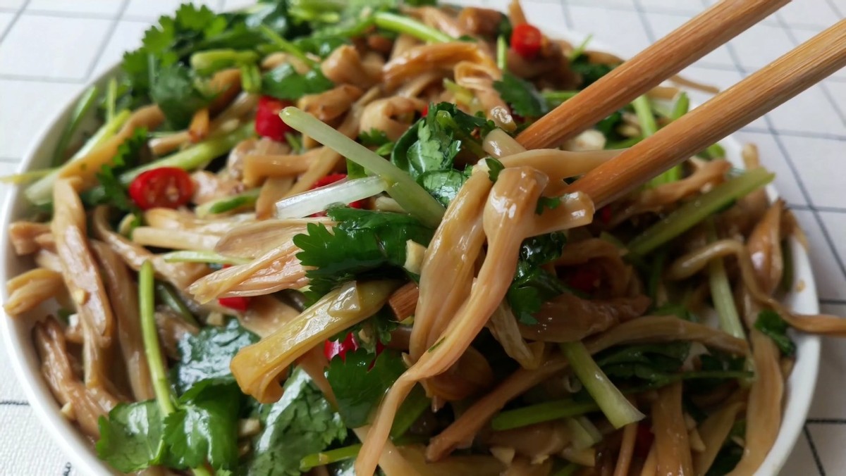 失眠一定要吃这种菜一觉睡到天亮,失眠就怕这菜每天吃一盘安神无梦