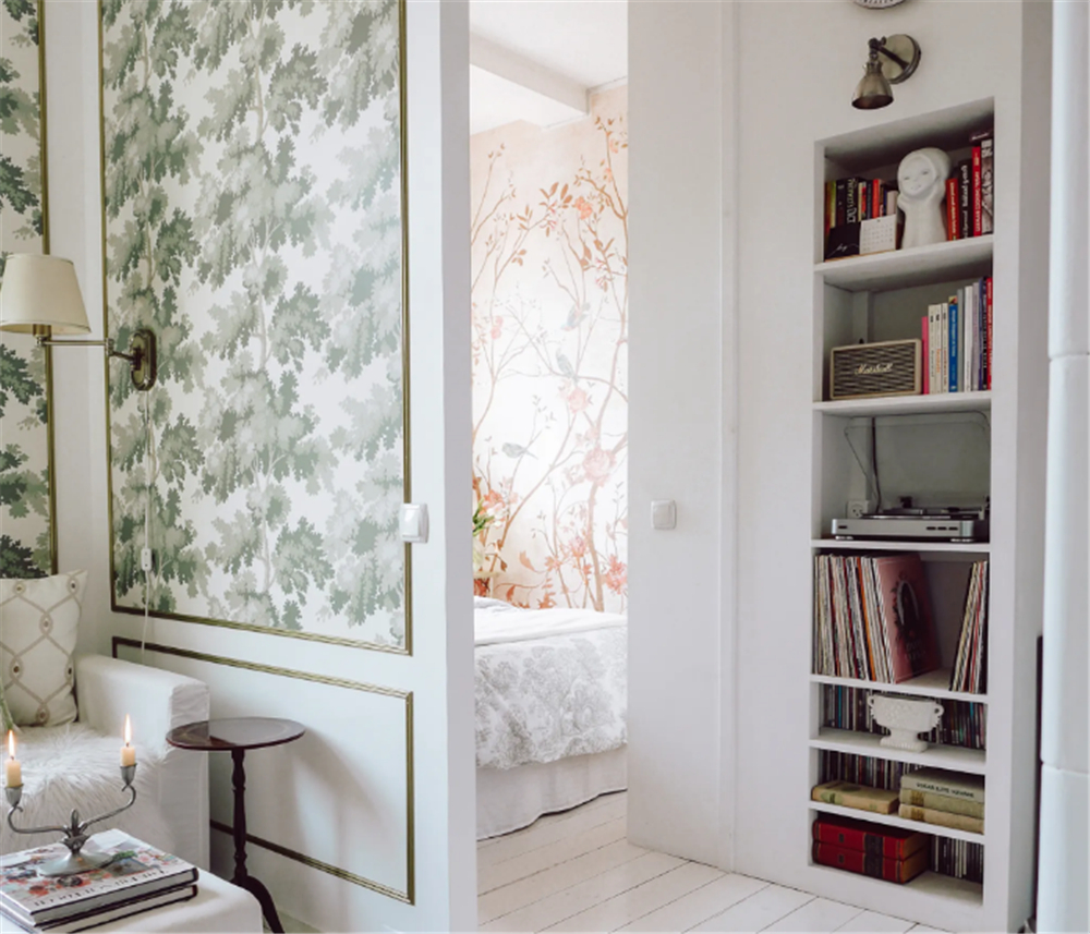 31岁“大姑娘”买下23㎡蜗居，小家切两半做客厅卧室：也太舒服了