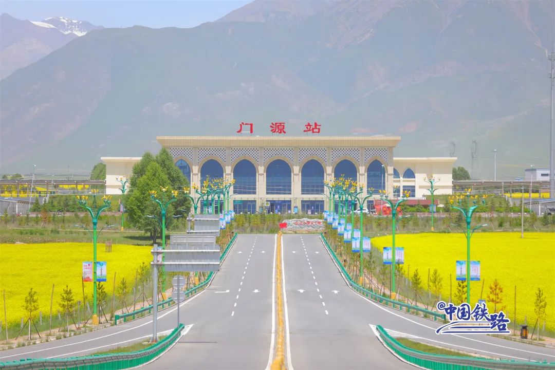 门源百里油菜花海等你来,百里油菜花海