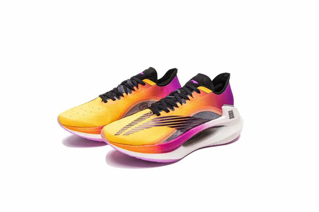 安踏马赫4代新配色和基础款,安踏进击4代鹅黄荧光晨曦红