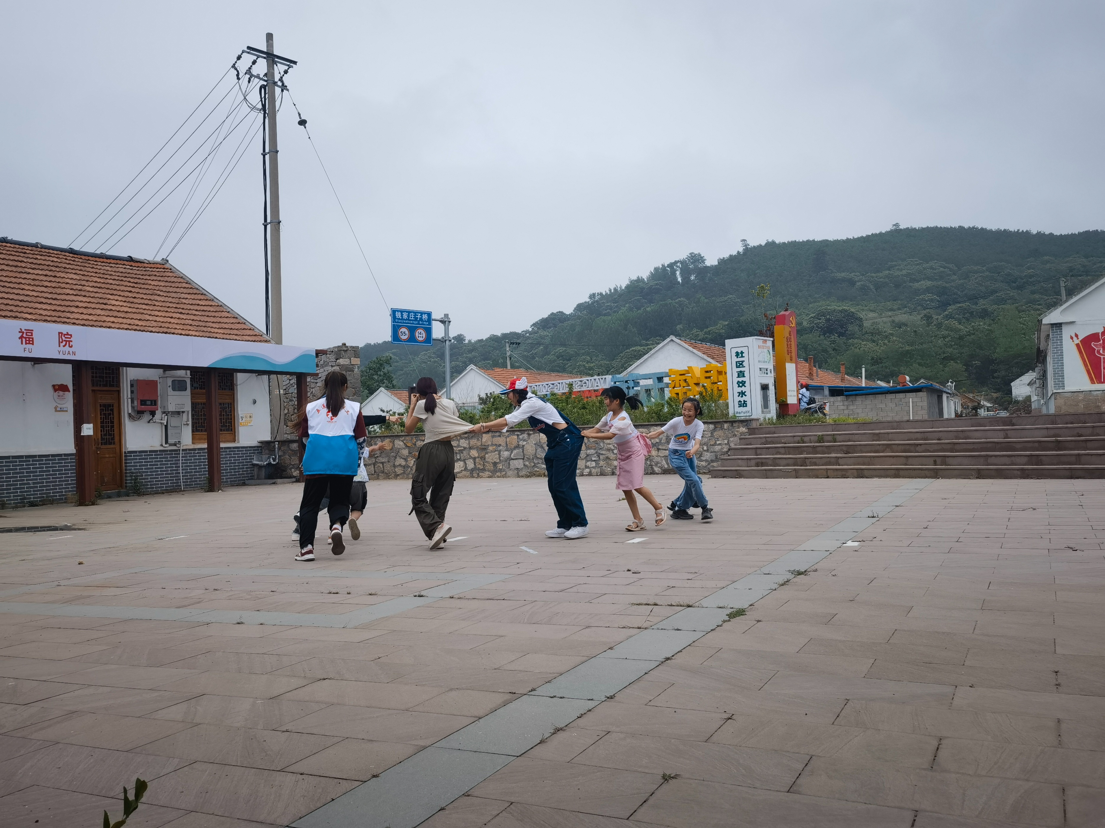 阳光伙伴“未”爱同行青少年生涯规划小组