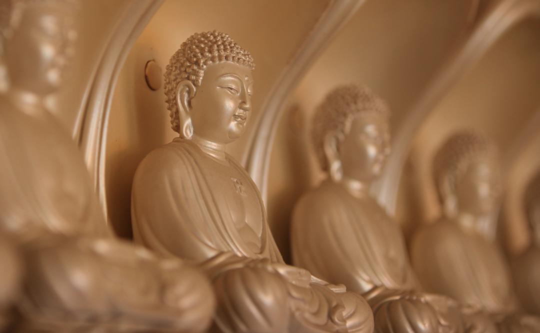 为什么佛胸前有卍字,佛像胸前的卍字怎么读啊