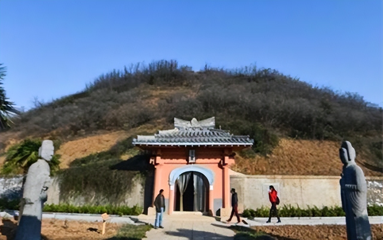 人死火化是浪费资源？动物死了进入生态循环，人类却打破自然规律