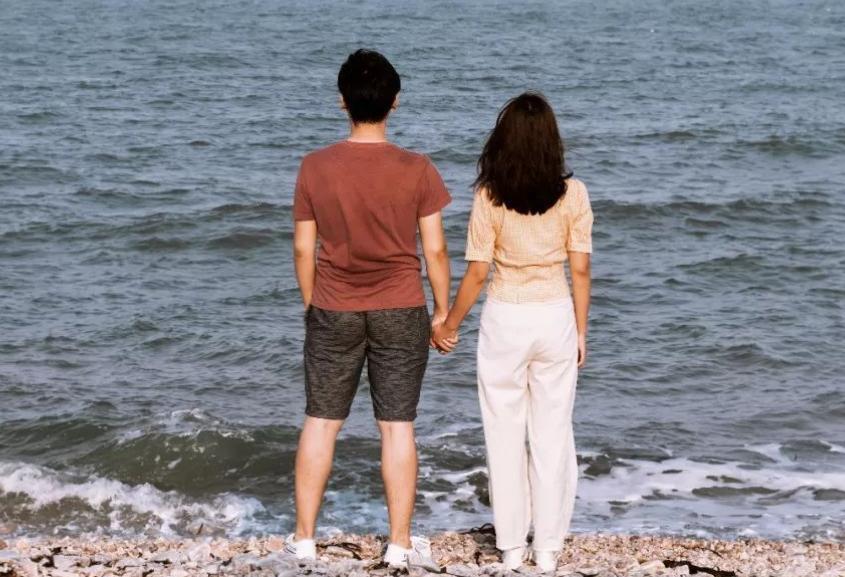 梅毒脚和脚气有什么区别,梅毒脚气是单脚有还是双脚有